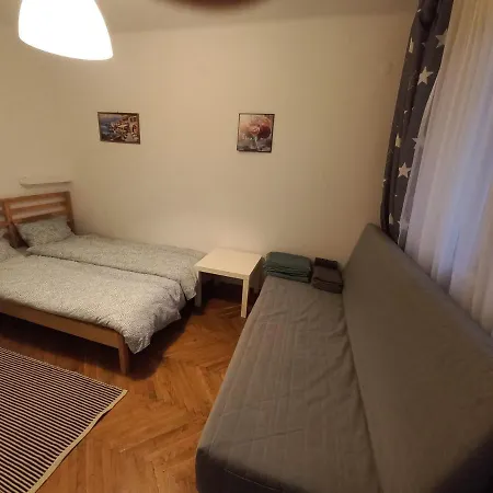 Carlos Apartman *